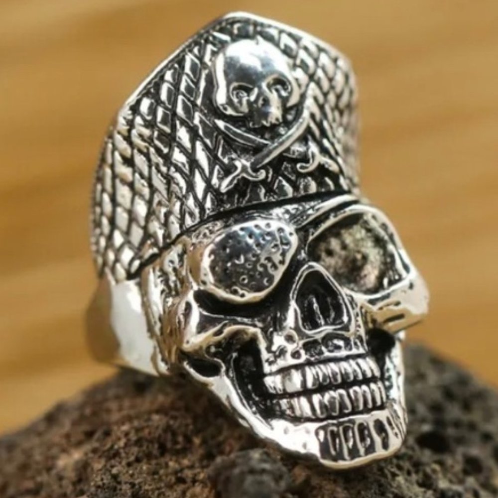 Chunky Pirate / Captain Statement Ring - Size: 12